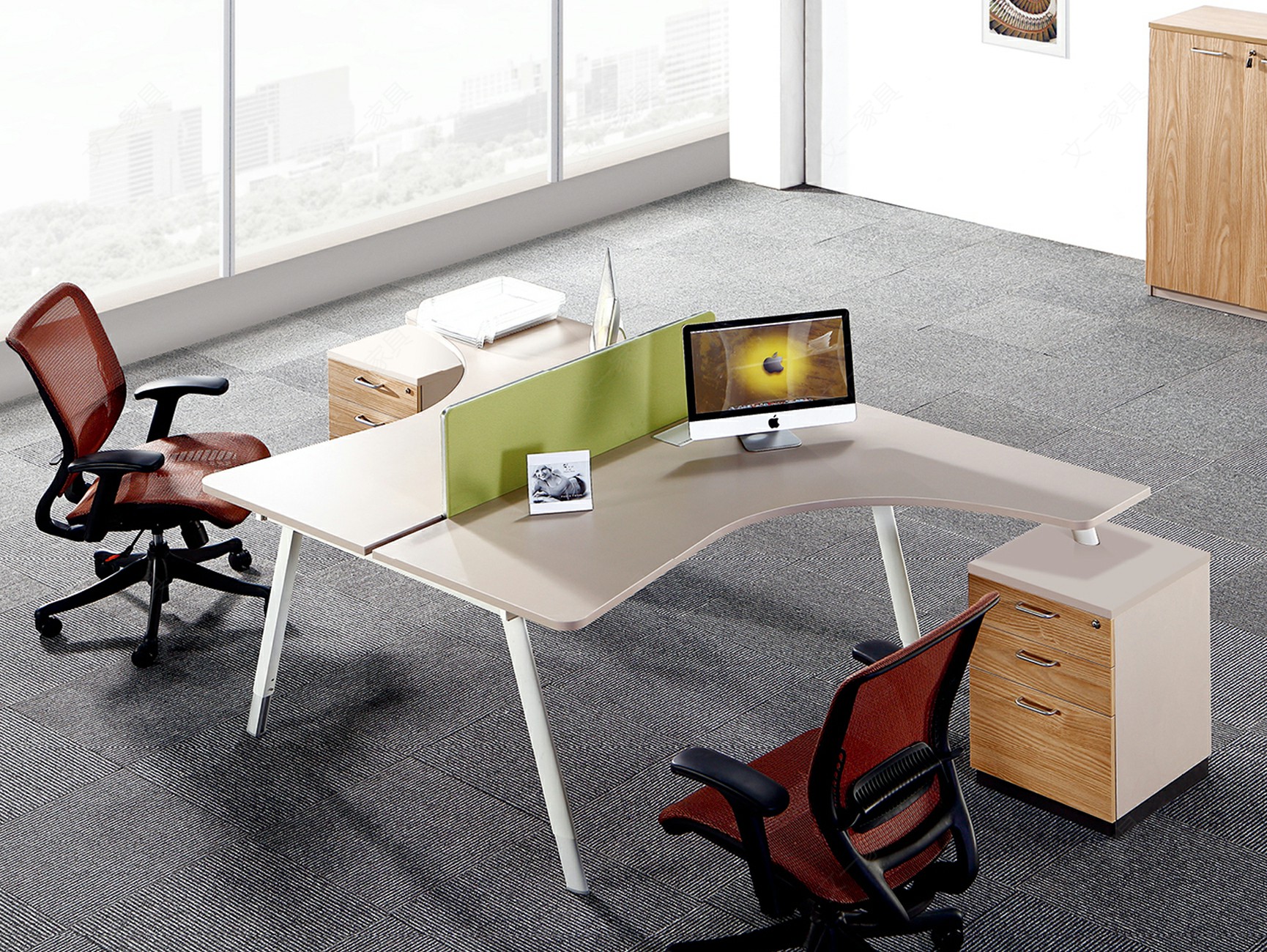 Why are solid wood CEO desks surprisingly less durable than MDF in modern offices? 图片