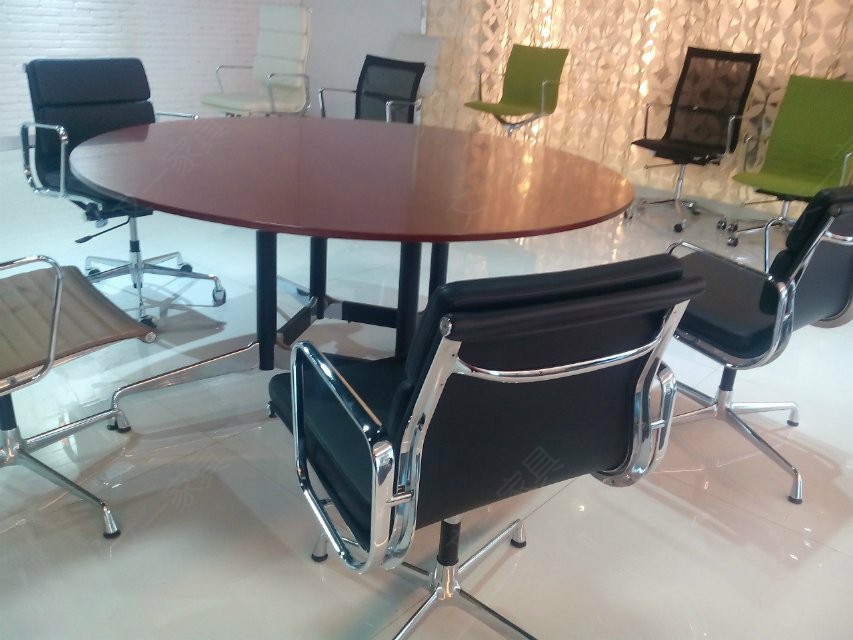 Why does office furniture wear out years before its warranty expires? 图片